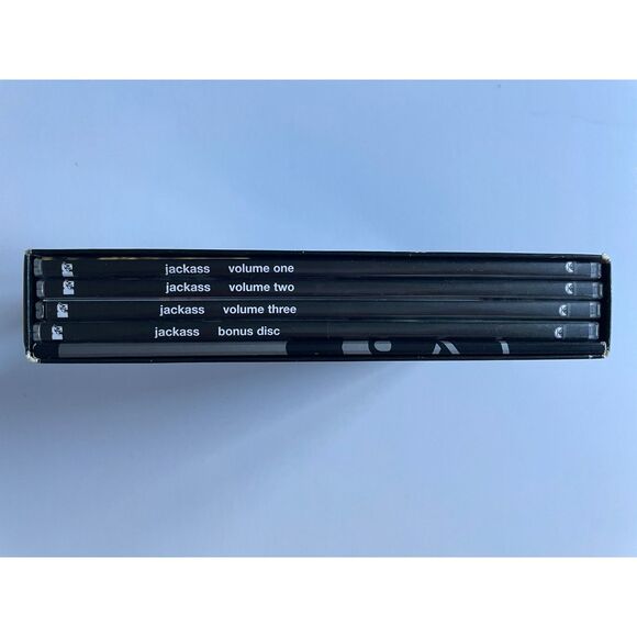 MTV's JACKASS the box set, three DVD's with Bonus Disc, and Photo Booklet - Picture 4 of 17